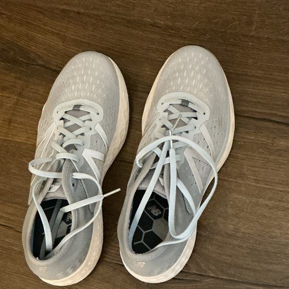 New Balance Fresh Foam 1080 v9 Running Shoes | Women’s 9.5 | Light Blue - Picture 3 of 14